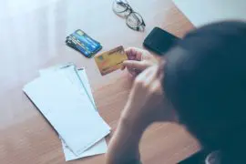 レイクで限度額の引き上げは可能？増額の申請方法について解説 [PR]