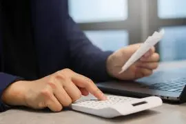 福岡銀行カードローンの返済金額・金利は？ 返済方法とシミュレーションも解説 [PR]
