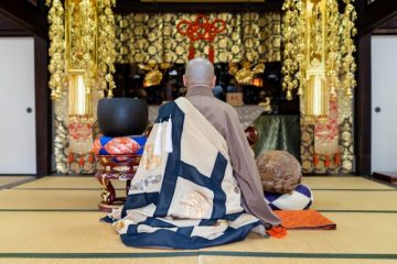 これも一種の「シェアリング・エコノミー化」　～お坊さんもネットで手配できる仕組みとは？