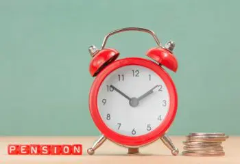 老齢基礎年金の加入期間が10年に満たない…。そんな時は、カラ期間がないかチェック！