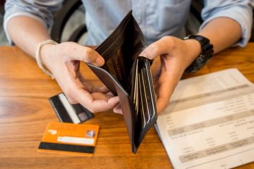 ちょっとしたきっかけで借り入れ、数年のうちに多重債務に…借金の怖さとは