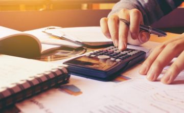 給与が大幅に変わると厚生年金保険料が変わる！ 随時改定のルールとは？