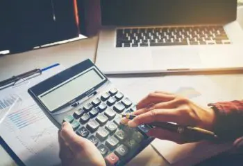 40代で年収400万は少ない？周りの人はいくらもらっているのかが気になる