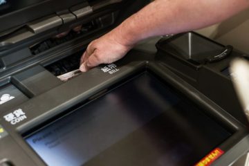 アコムのATMと提携ATMでは操作方法が違う？ATMに関する疑問を徹底解説