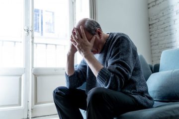 役職定年でどれくらい給与はダウンする？もし給与が減ってしまったらどうすればいい？