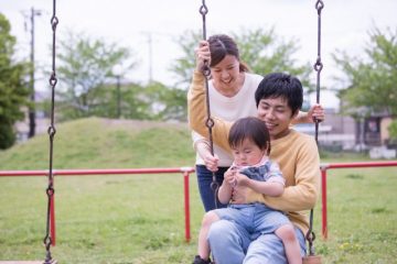 育休でどれくらいの給付金がもらえるの？男性の育休の実態って？
