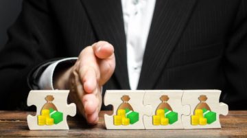 保険金の受取人になっている元妻。離婚しても受け取れるのか？