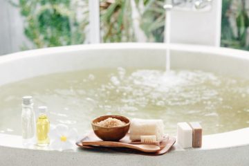 今晩のお風呂の友は？薬泉・保温タイプと玩具入りタイプの入浴剤が売れている