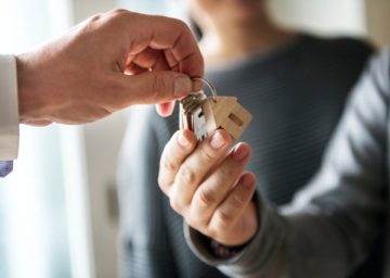 家の売買時の意識調査。購入前にみんなはどれくらい貯金しておく？約9割の人が災害を意識？
