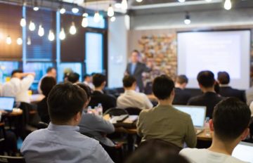 人生100年時代！お金をもらいながら学び直す方法があるって本当？