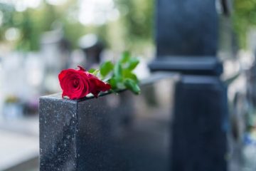 40代から始める終活！希望の埋葬法や墓じまいの費用など、終活の実態とは？