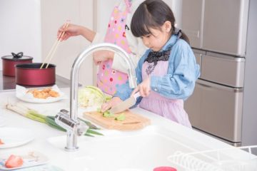 コロナで7割の人が自炊の頻度が増えた！自炊で困ってることは？食費は増えた？