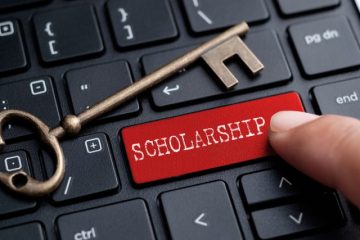 家計が急変して学費が払えない…そんなとき申請できる給付奨学金って？対象者と支給金額は？