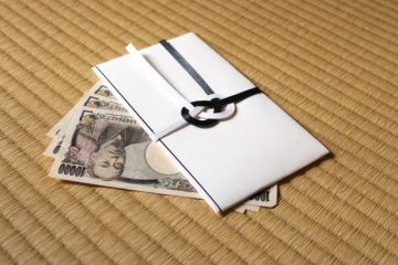 都内で葬儀をあげるといくらかかる？ お布施の相場を解説