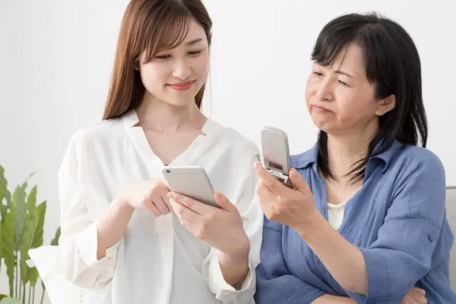 固定費の見直しで格安SIMへの移行を検討中。家族4人で大手キャリアよりどのくらい節約できる?