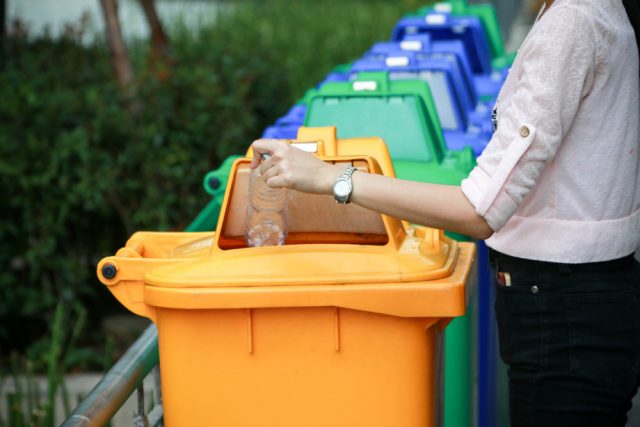 「指定ゴミ袋」は市販の「4倍以上」高い!? 引越し先で「ゴミ袋は指定のものを」と言われたら、絶対に従わなければいけないの？