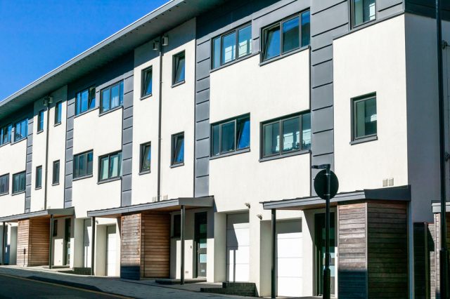 マンションの「1階」は避けるべき？ メリット・デメリットを確認