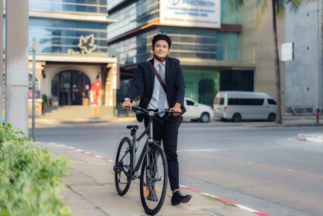 だいたい5万円は用意したい！ クロスバイクで絶対にこだわるべき5つの必須アイテム