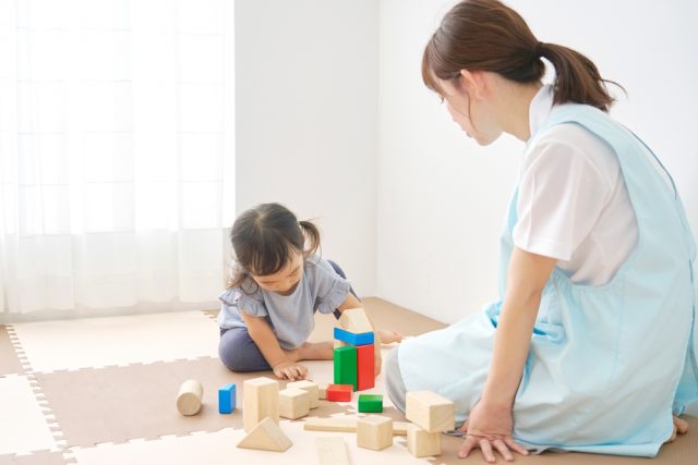 「3歳になったら保育料無料」のはずが、「年間73万2000円」の支払い!? 保育料無償化の落とし穴を解説