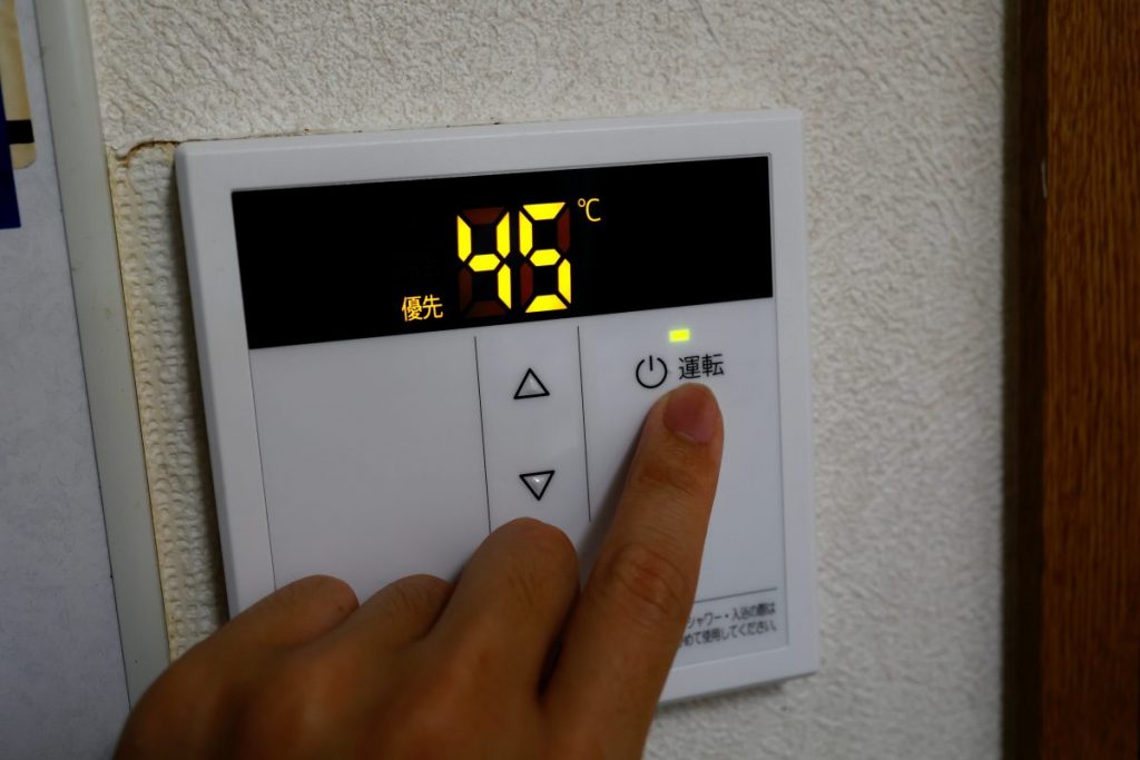 お風呂の「追い焚き」は一回いくら？「足し湯」と比べてどっちの方が節約につながる？