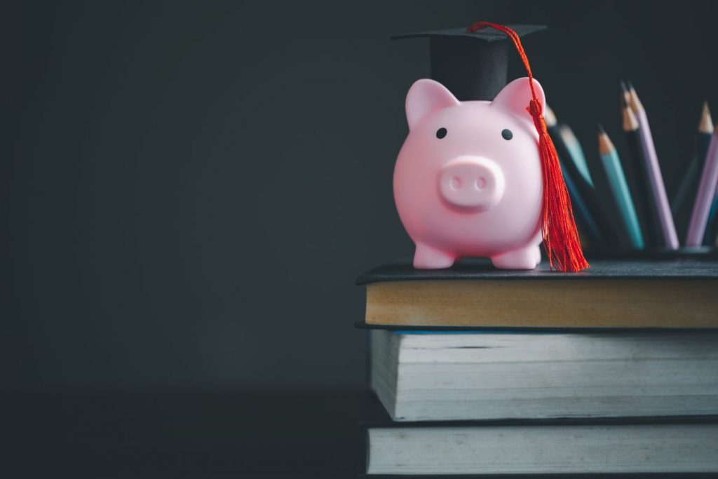 【子どもの教育資金】幼稚園から高校までの15年間と大学4年間でいくら必要?