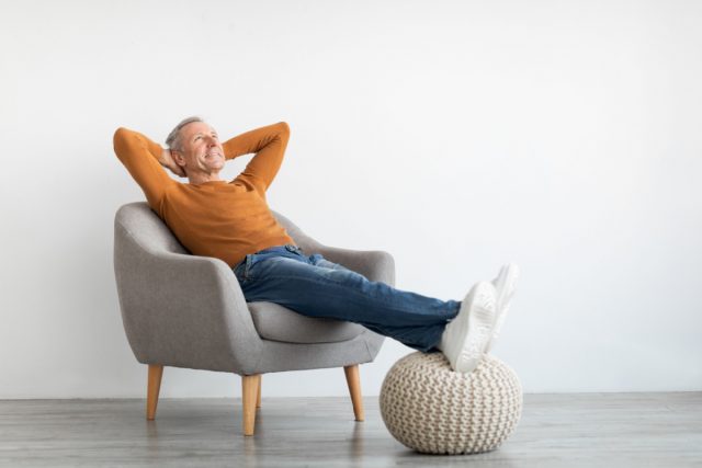 自営業者です。70歳まで働けば、あとは年金だけで暮らせますか？
