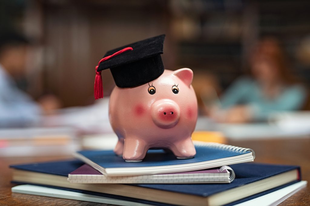 学生納付特例で猶予された国民年金保険料。追納以外に年金の減額分を補う方法は？