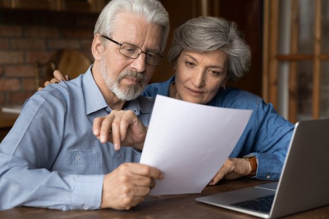 「お金がなくて」年金を60歳から繰上げ受給した人に共通する「後悔」とは？
