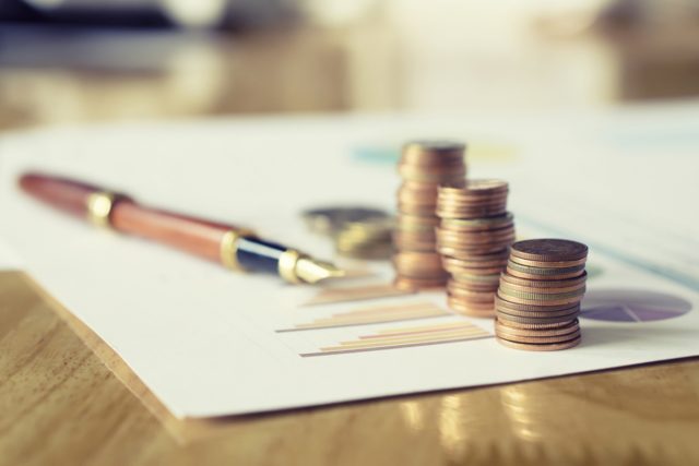40歳、将来の年金額は「月12万円」です。老後のために「月3万円」をそのまま貯めるのと、年率3％で運用するのはどちらがおすすめですか？