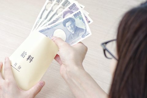 会社を解雇され「再就職」したものの、前よりもかなり給料が「低い」です…収入を上げる方法はありますか？