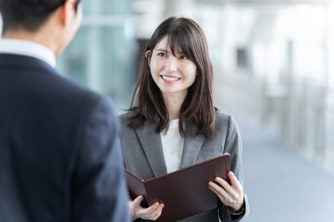 20代の妹の周りが「平均年収500万円」と聞いて驚きました。最近はそれが普通なんですか？ 20代の「平均年収」ってどれくらいなんでしょうか…？