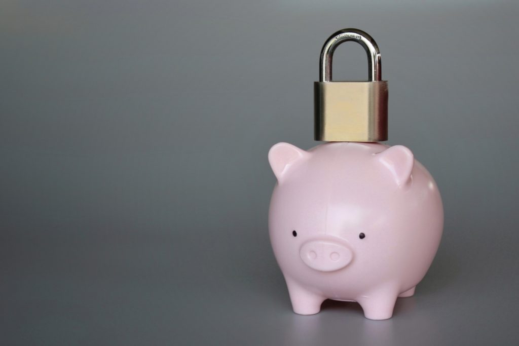 親が亡くなり、預金が凍結されてしまいました。葬儀費用を引き出す方法はありますか?