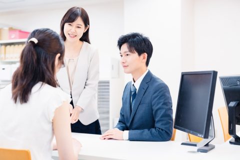 子どもが市役所に「実家から通える」という理由で就職したいそうです。親としては自立のために「1人暮らし」したほうがいいのではと思うのですが、大丈夫でしょうか？ いくらかお金を入れてもらう予定ではあります