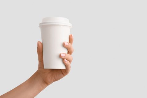 ファストフード店で「コーヒーだけ」の注文は非常識ですか？ 滞在時間によるでしょうが、なんとなく気が引けます…。