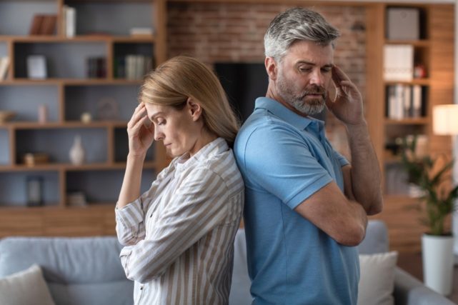 妻から熟年離婚を切り出され、「退職金」も分割されると知りました。妻が「離婚後のために貯めた200万円」も財産分与の対象になるのでしょうか？