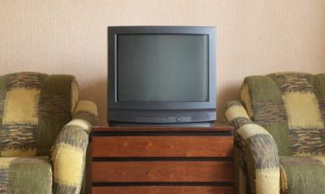 一人暮らしの祖父が急逝しました。NHKの「解約手続き」は親族でもできるのでしょうか？前払いしていた受信料は返金されますか？
