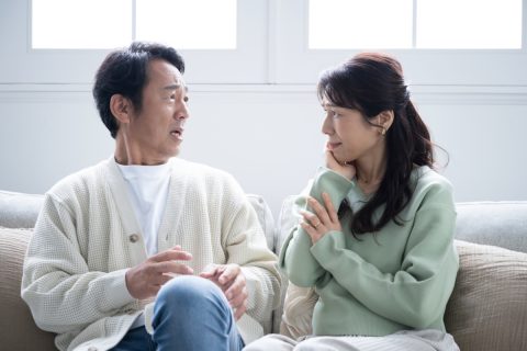 夫が65歳で定年退職。妻がまだ「50代」の場合、扶養から外れることになるの？ 夫の定年が“妻に与える影響”を解説