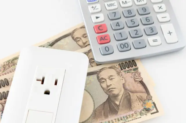 「家庭の待機電力」の割合は「約5%」と言われますが本当でしょうか? 「コンセントを頻繁に抜き差し」しても、電気代が「1%」も下がりません。