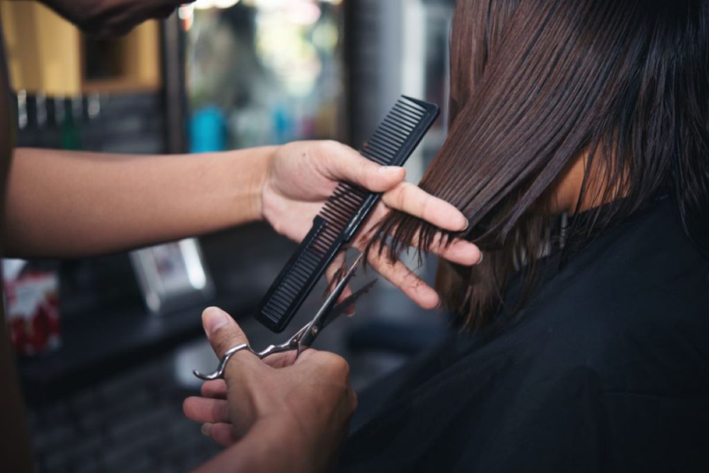 ヘアカットの頻度は男女でどれくらい違う? 「統計データ」から、生涯でかかる費用差をシミュレーション