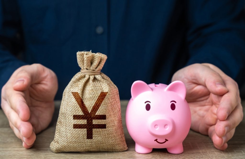 40代未婚なのですが貯金は「200万円」。“独身貴族”とはほど遠いのですが、世間の独身40代はもっとお金を貯めているのでしょうか?