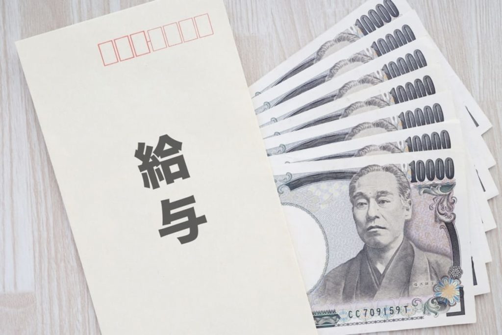 東京都の最低賃金が「1163円」に引き上げられるというニュースを見ました。私は手取りで月15万円なのですが、もしかして最低賃金を下回っているのでしょうか?