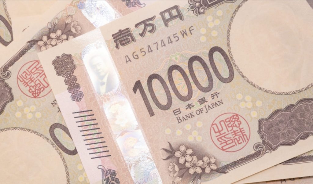 社会人になってからも親から「月1万円」仕送りをもらっているという知人。流石に少数派ですよね…?