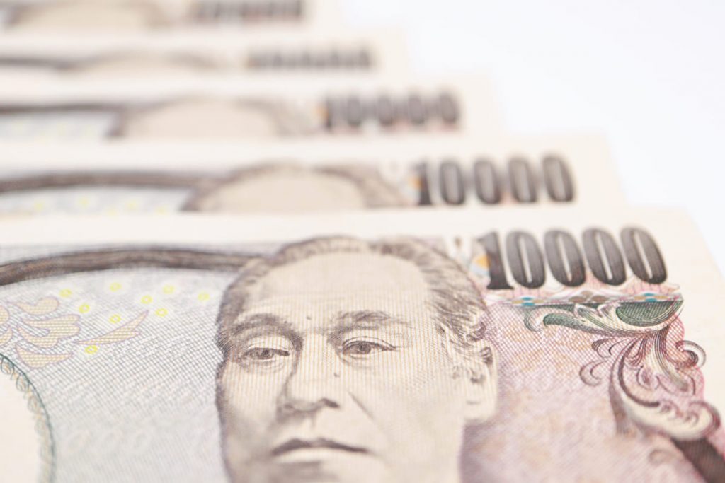 新社会人で手取りは「18万円」です。実家に「月5万円」入れることになりましたが、平均的でしょうか？