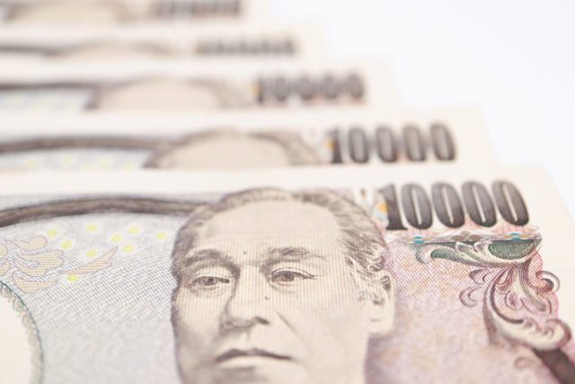 新社会人で手取りは「18万円」です。実家に「月5万円」入れることになりましたが、平均的でしょうか？