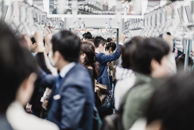鉄道混雑率ランキング！ 関東で通勤ラッシュが最も過酷な路線はどこ？ 定期代事情も解説