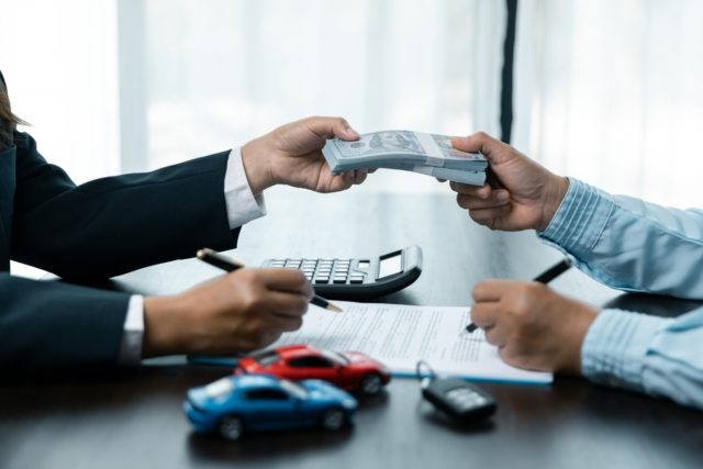 古くなった「ハイブリッド車」を廃車にしようと思ったら「買い取ってもらえるかもよ」と知人に言われました。本当でしょうか？