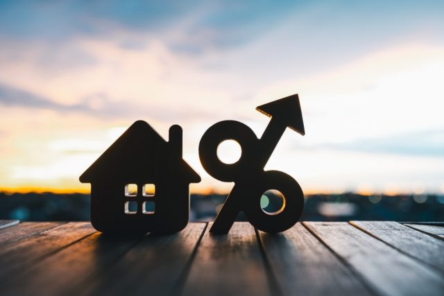 電気代の高騰が理由でマンションの管理費を「5000円値上げ」されそうです。管理費の値上げは拒否することもできるのでしょうか？