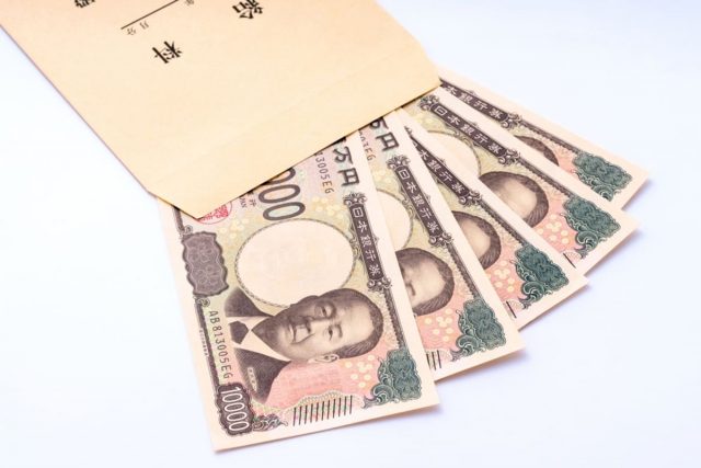 奨学生は「アルバイト」のしすぎに要注意!?収入によっては奨学金が減額されるって本当？