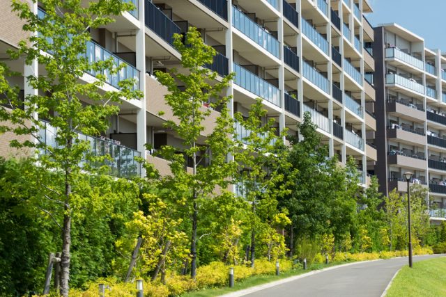 東京のマンションの平均価格「1億円」超え！ 少しでも安く買うために「定期借地権付きマンション」を選択する人が増えている？