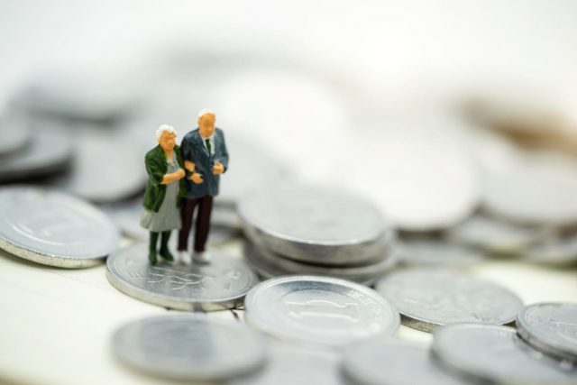 50代の一般家庭の貯蓄はどれくらいですか？自分たちの貯金は500万円なのですが少ないでしょうか…。